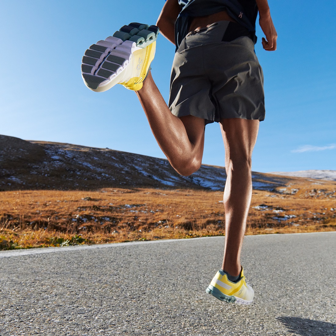 Das Laufschuhmodell Cloudflow hat an den Füssen von Spitzenathleten einen neuen Weltrekord im Triathlon aufgestellt. 