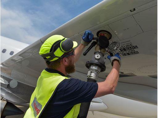 Swiss fliegt Breitling mit nachhaltigem Treibstoff